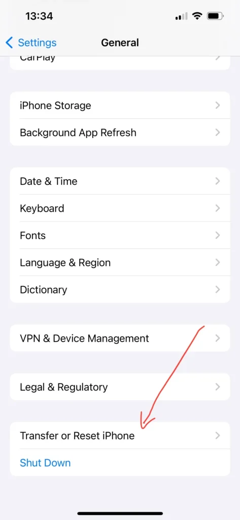 Comment Réinitialiser les Paramètres Réseau sur Android et iOS 4 Sélectionner 'Transférer ou réinitialiser l'iPhone'